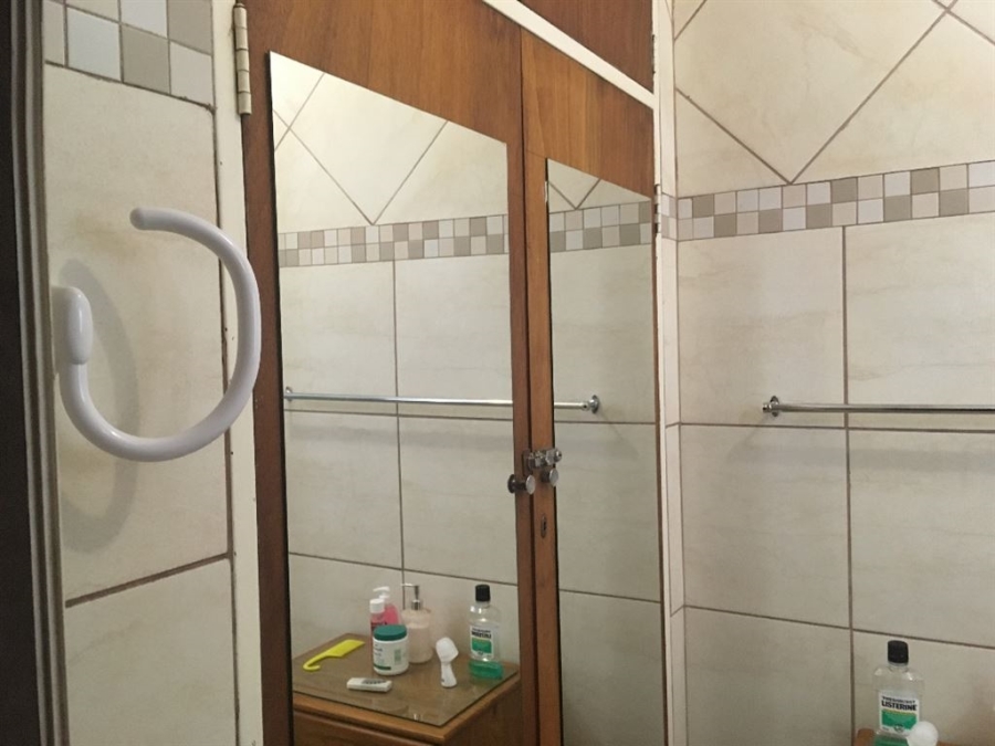6 Bedroom Property for Sale in Parys Free State